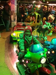 das karussell auf dem weihnachtsmarkt